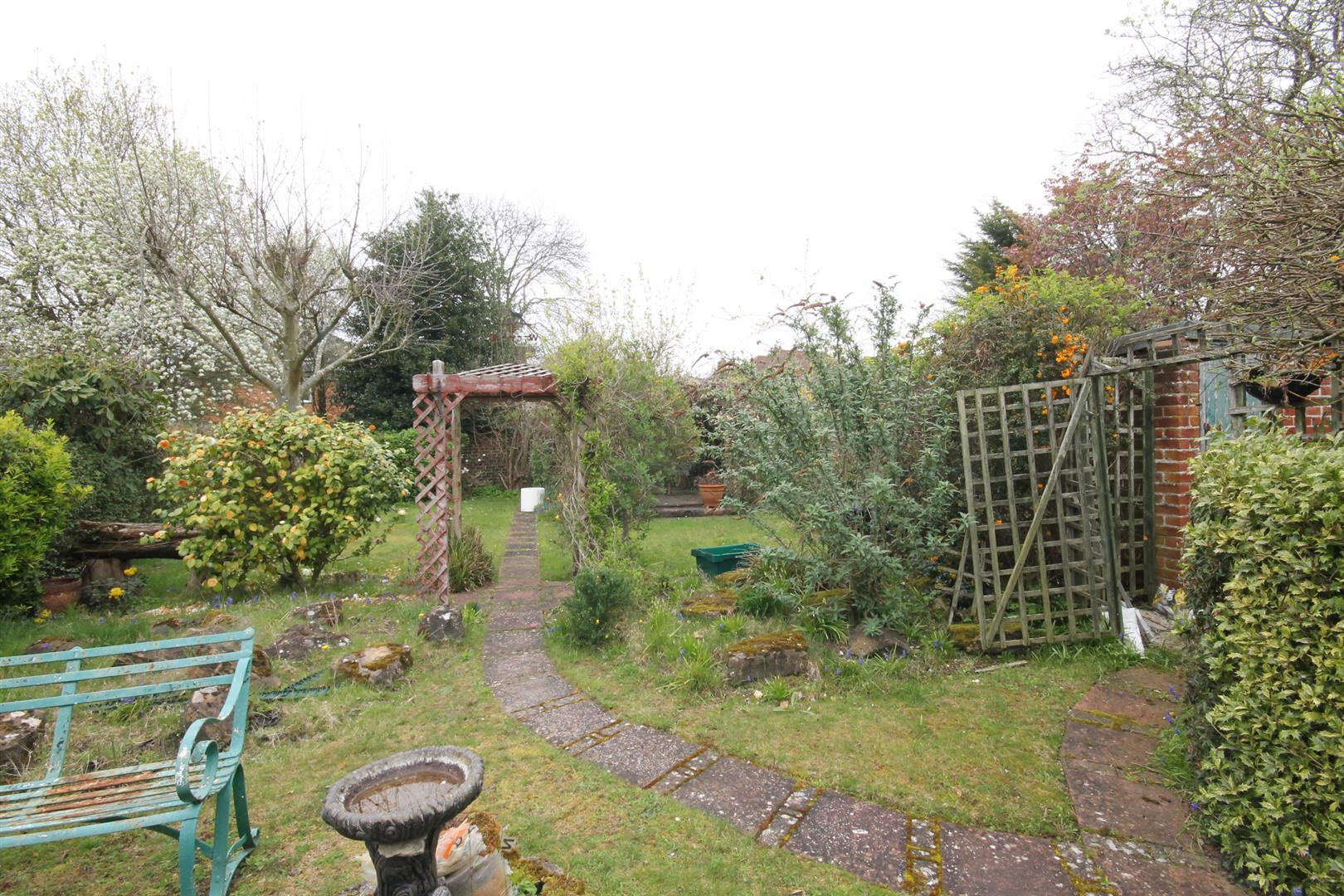 LARGE GARDEN